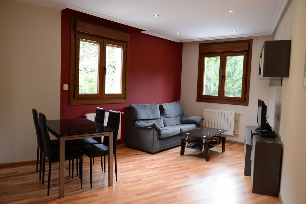 Apartamentos El Rincon De Limes Cangas De Narcea Kamer foto