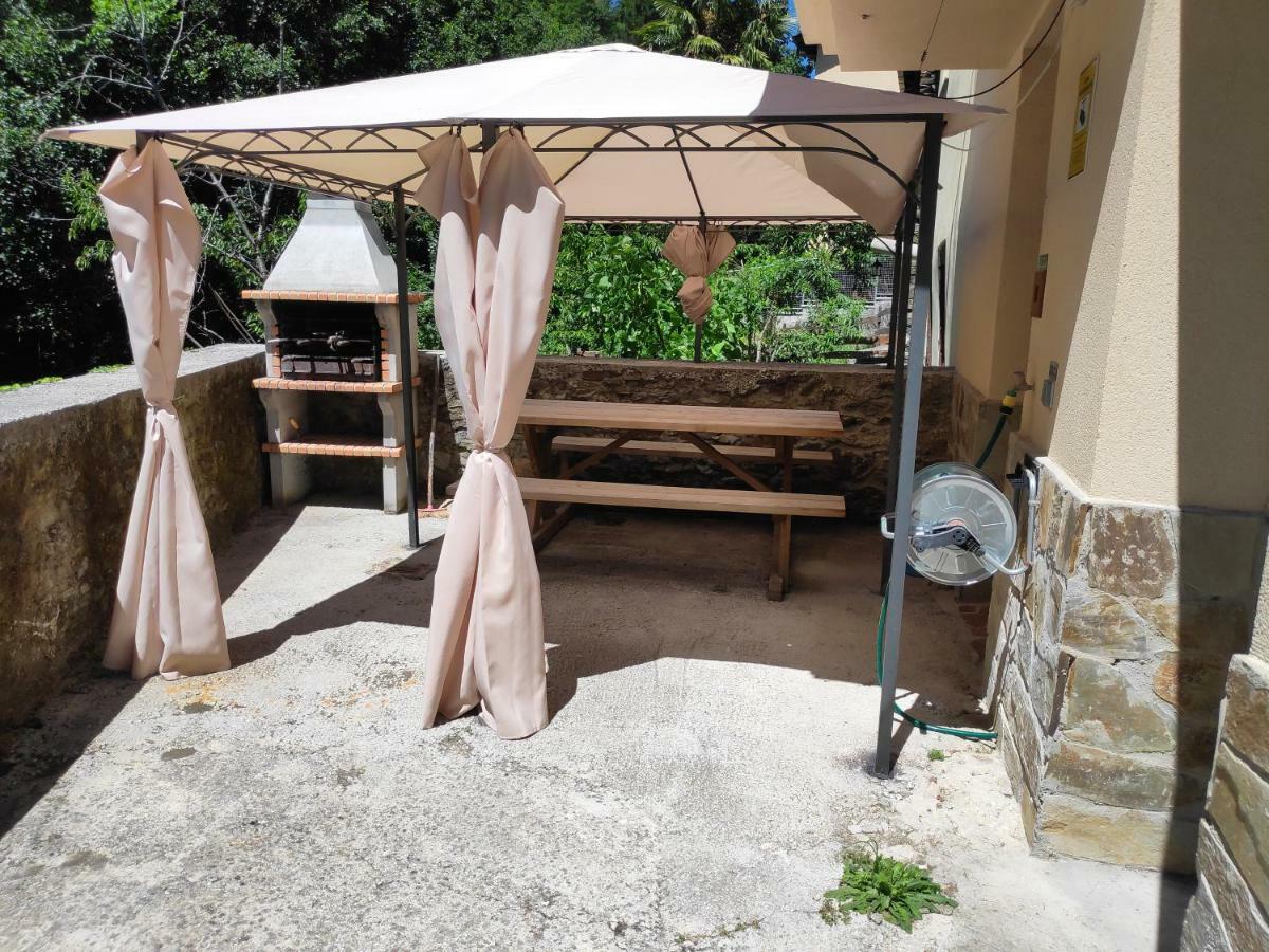 Apartamentos El Rincon De Limes Cangas De Narcea Buitenkant foto